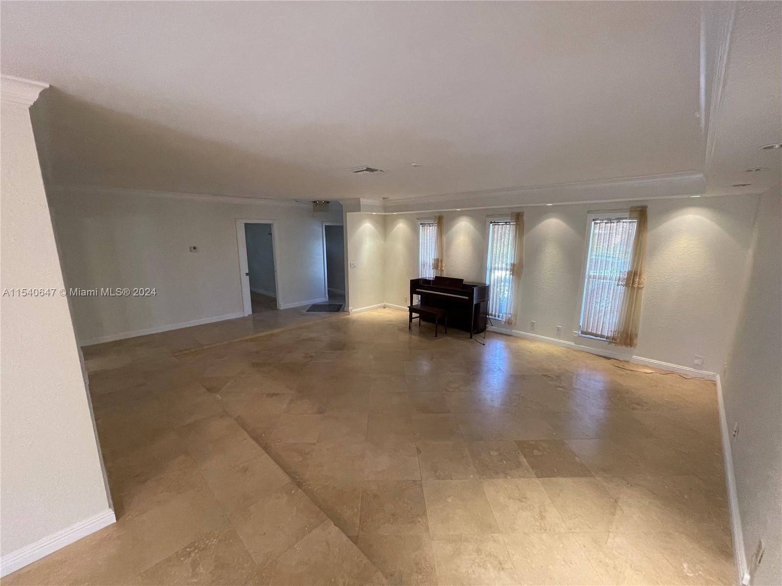 HOLLYWOOD GOLF ESTATES SE - Residential Lease