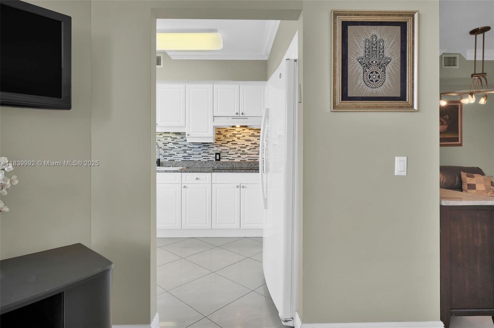 BLUE DIAMOND CONDO - Residential Lease