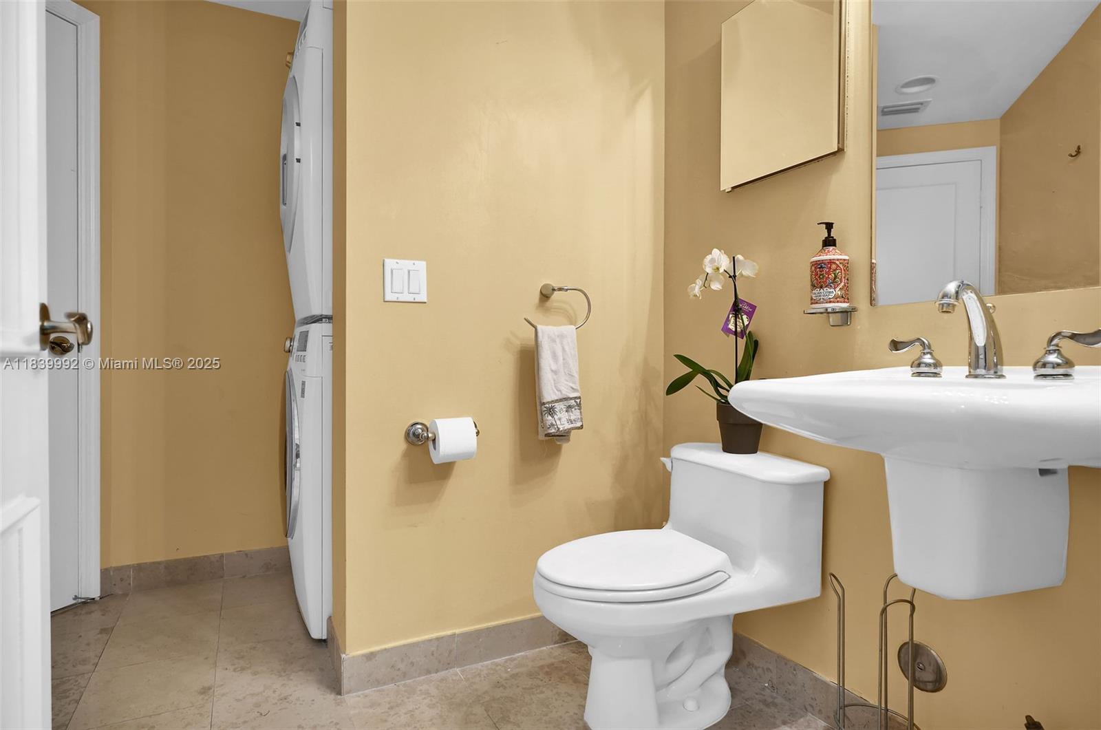 BLUE DIAMOND CONDO - Residential Lease