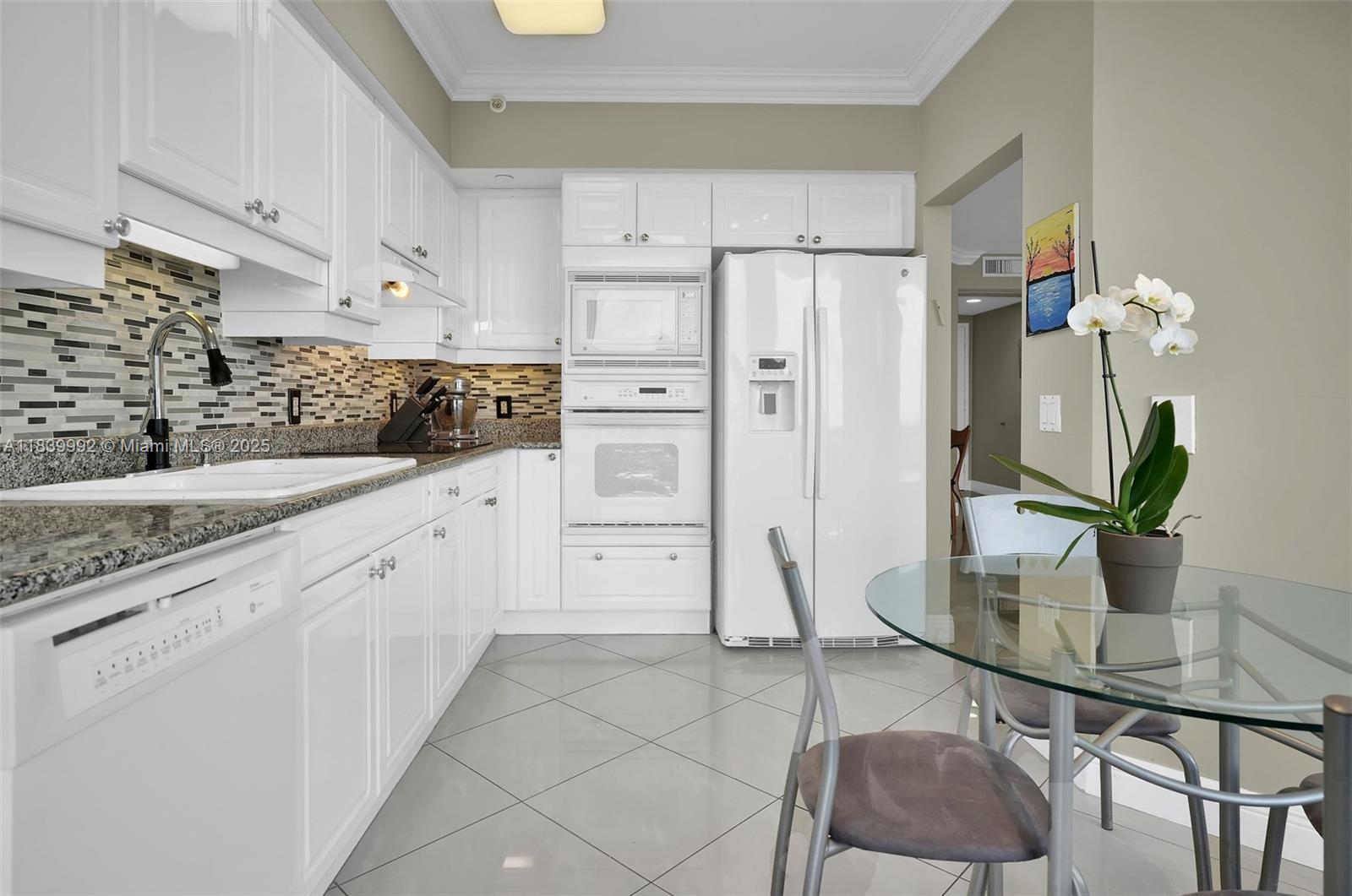 BLUE DIAMOND CONDO - Residential Lease