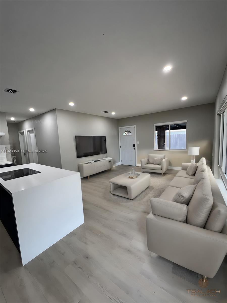 RIVERSIDE ESTATES ADD REV - Residential