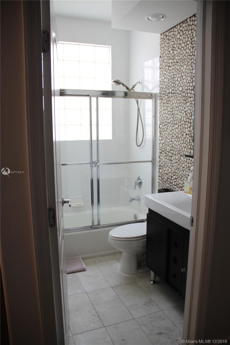 AVENTURA LAKES - PHASE II - Residential