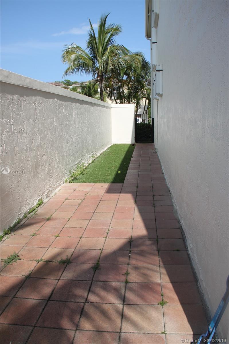 AVENTURA LAKES - PHASE II - Residential