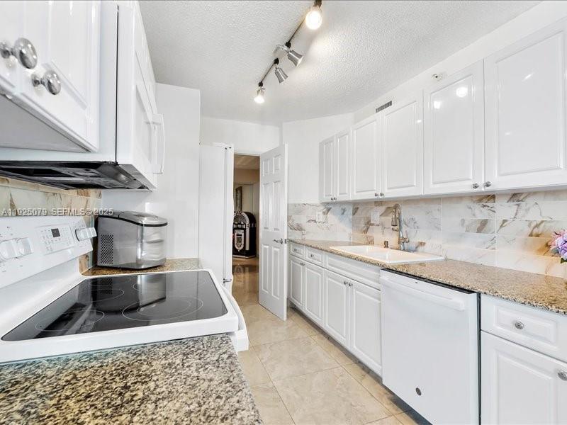 SANDS POINTE OCEAN BEACH - Residential