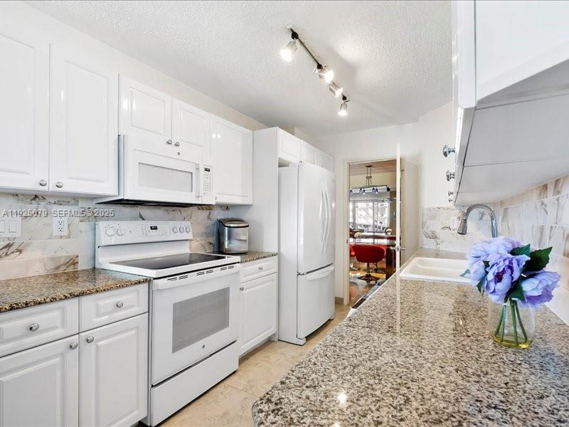 SANDS POINTE OCEAN BEACH - Residential