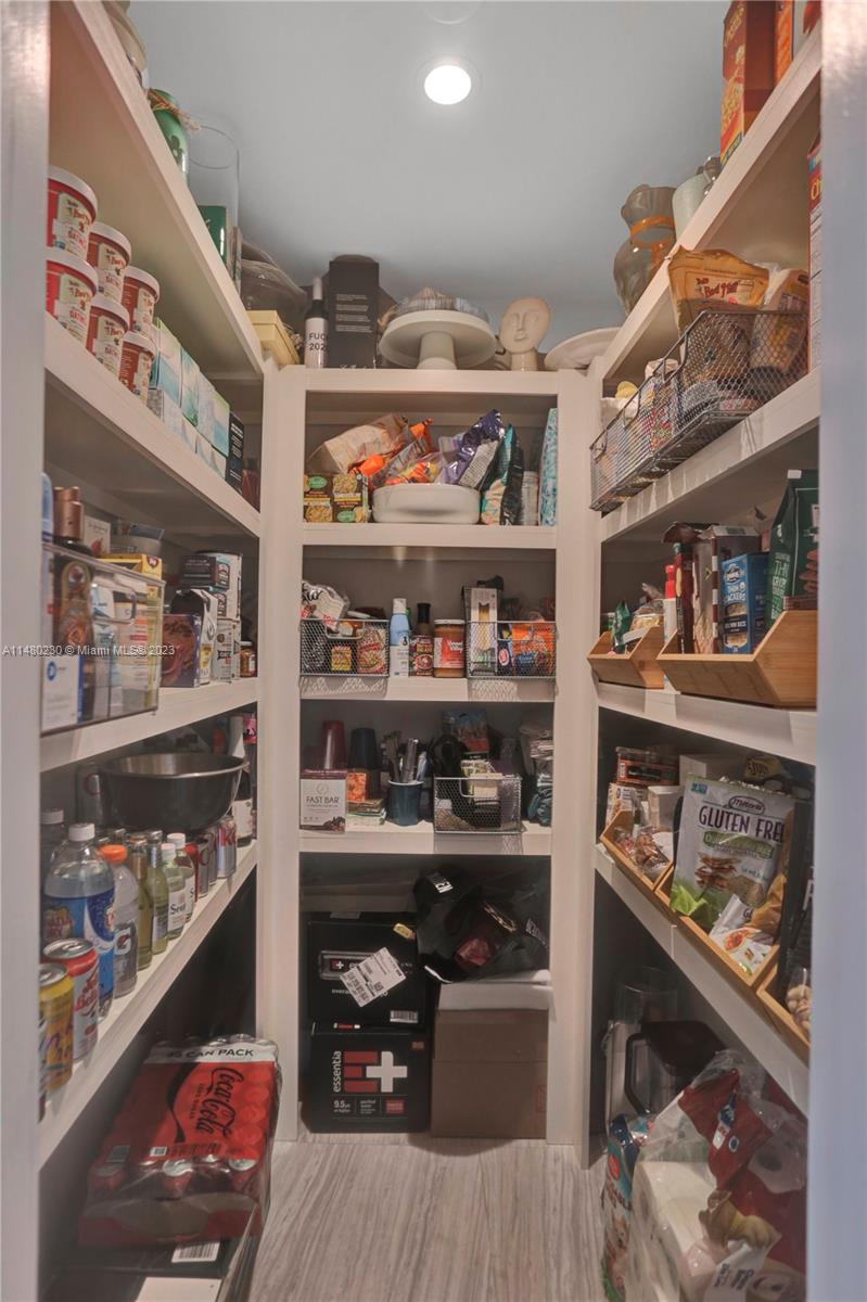 EASTERN SHORES 1ST ADDN - Residential