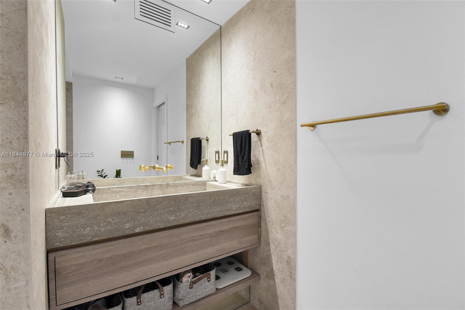 RONEY PALACE CONDO - Residential