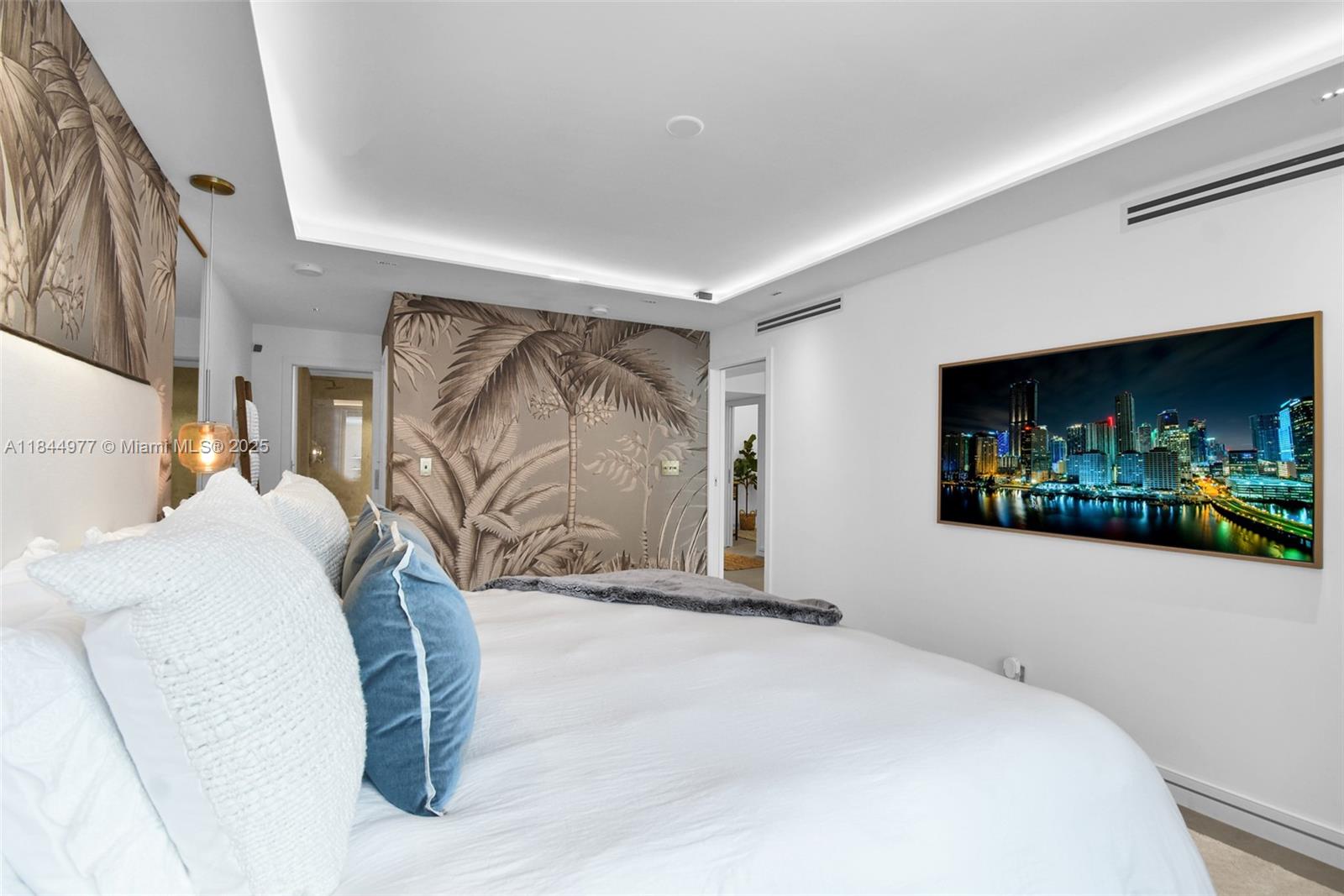 RONEY PALACE CONDO - Residential