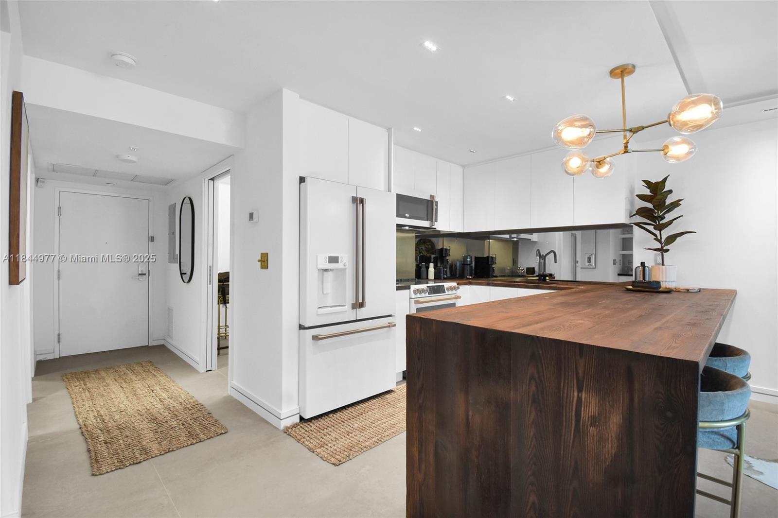 RONEY PALACE CONDO - Residential