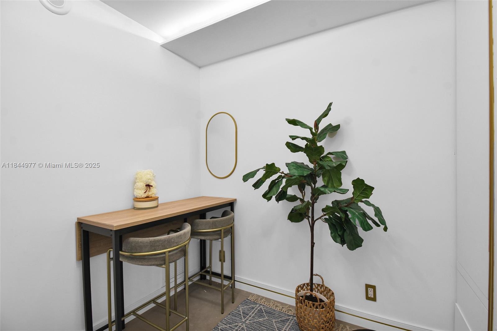 RONEY PALACE CONDO - Residential