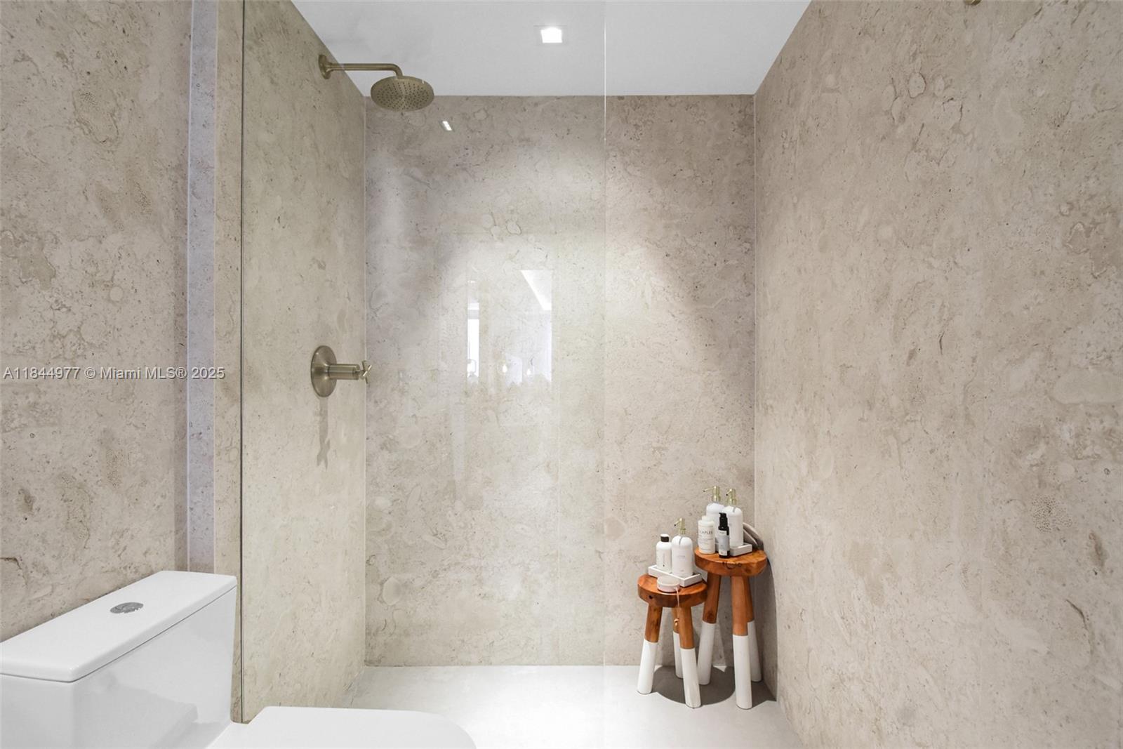 RONEY PALACE CONDO - Residential