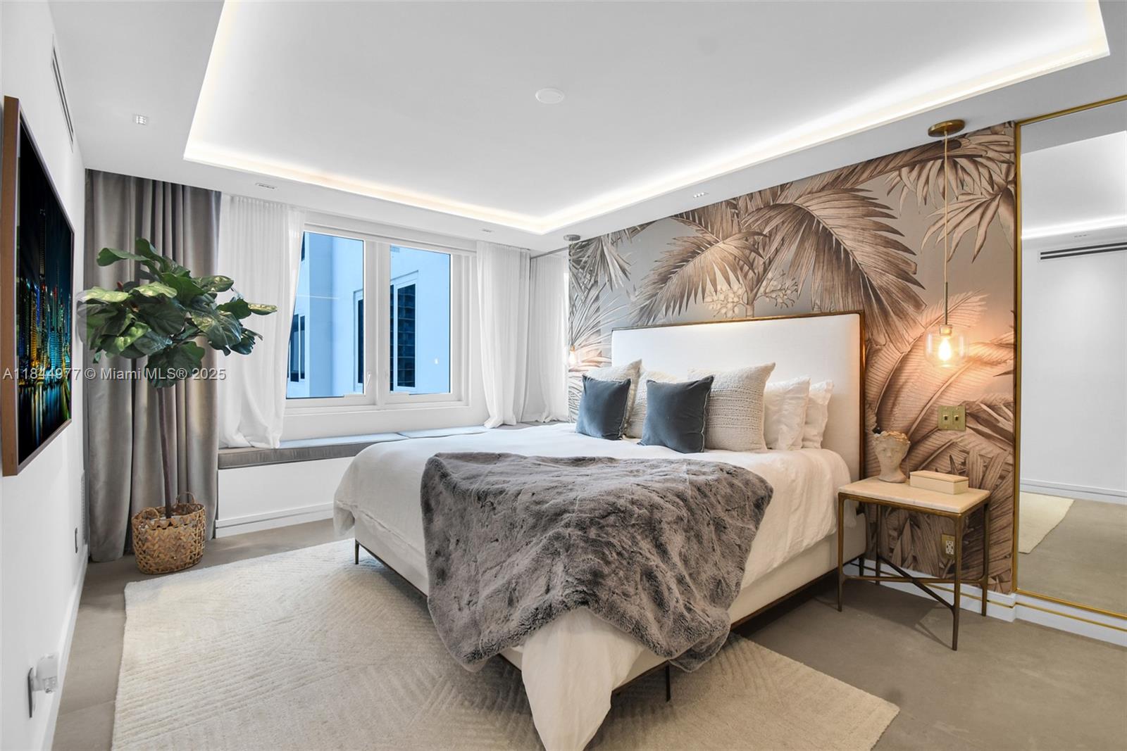 RONEY PALACE CONDO - Residential