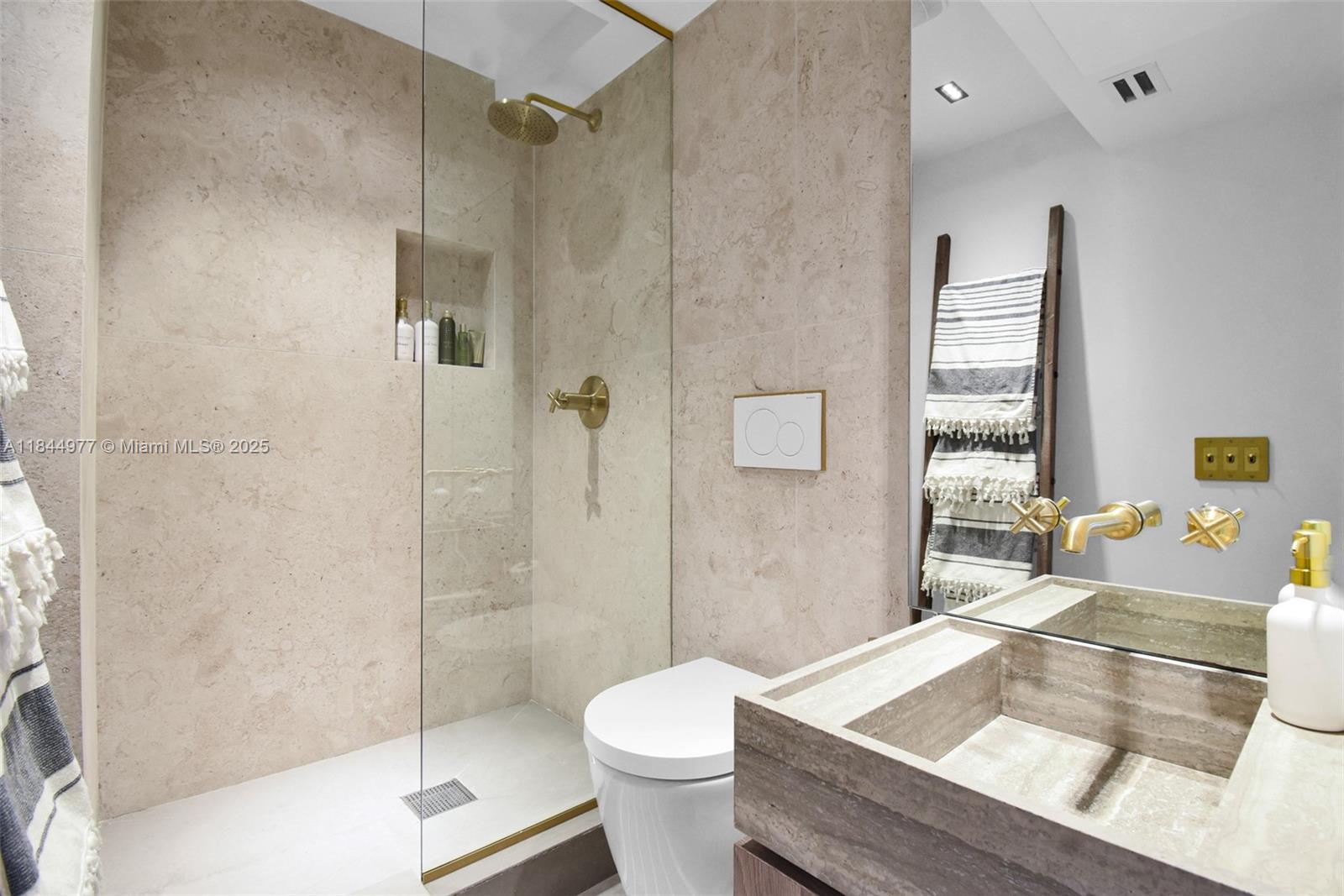 RONEY PALACE CONDO - Residential