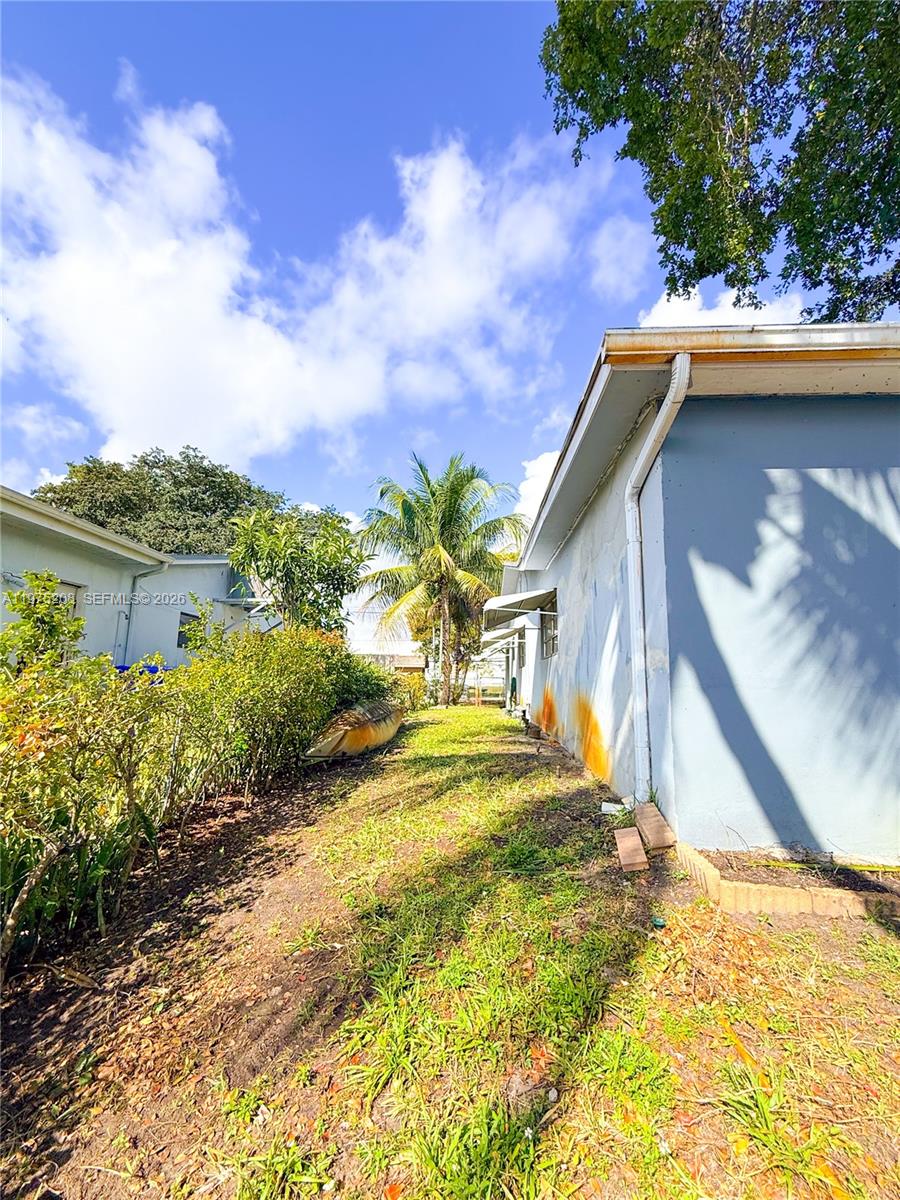 SUNSET ISLES SEC 4 - Residential Lease