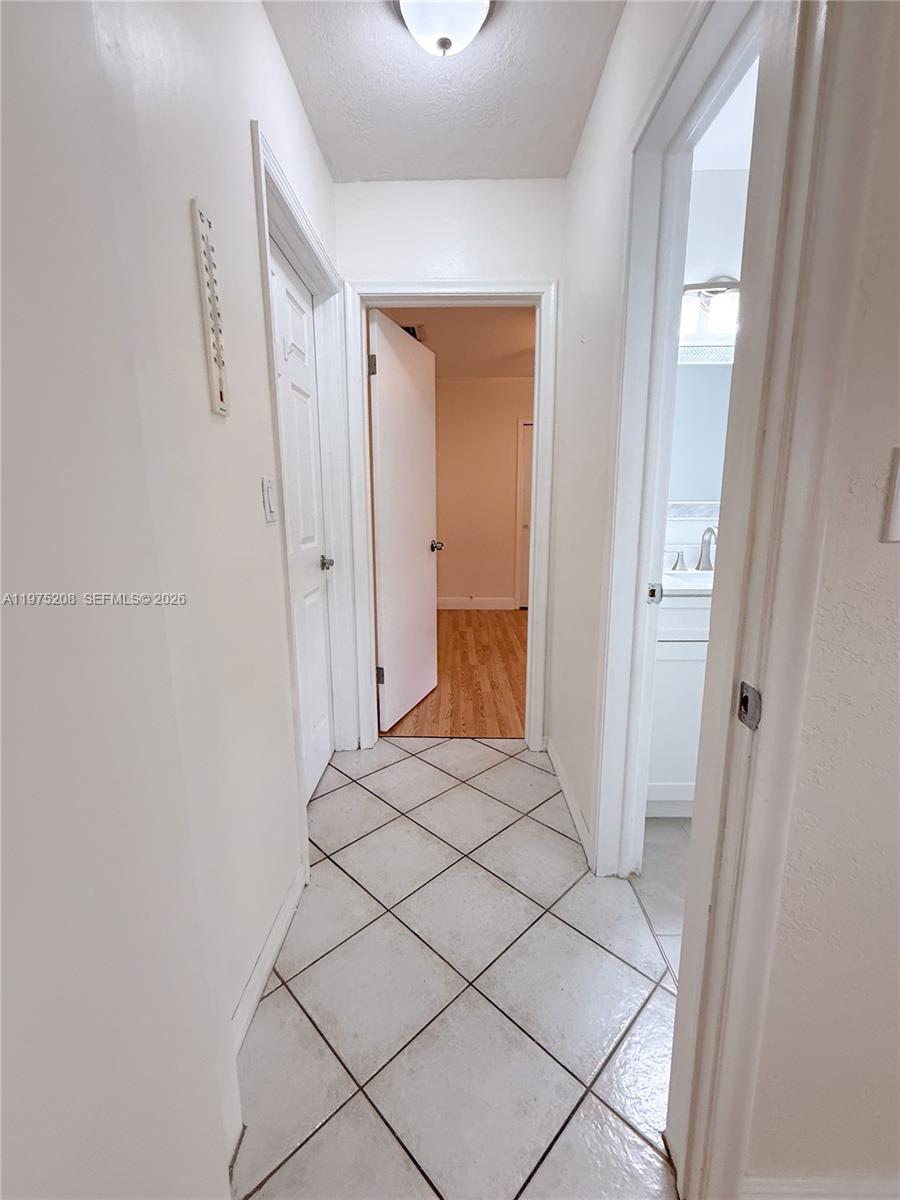 SUNSET ISLES SEC 4 - Residential Lease