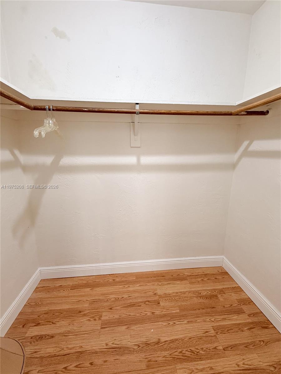 SUNSET ISLES SEC 4 - Residential Lease