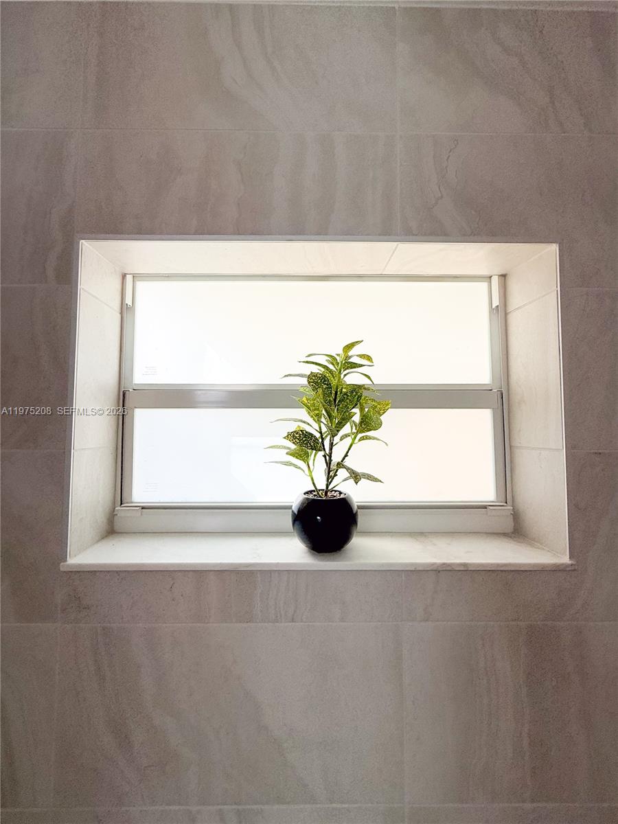 SUNSET ISLES SEC 4 - Residential Lease