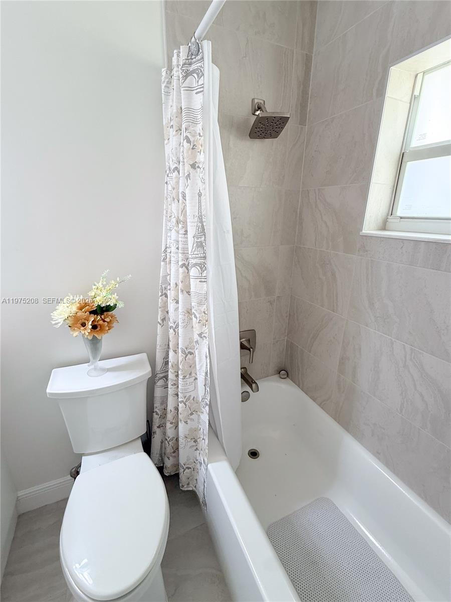 SUNSET ISLES SEC 4 - Residential Lease