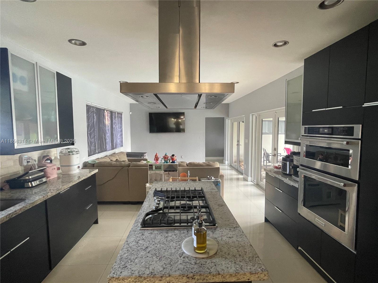 T & R HOMES - Residential