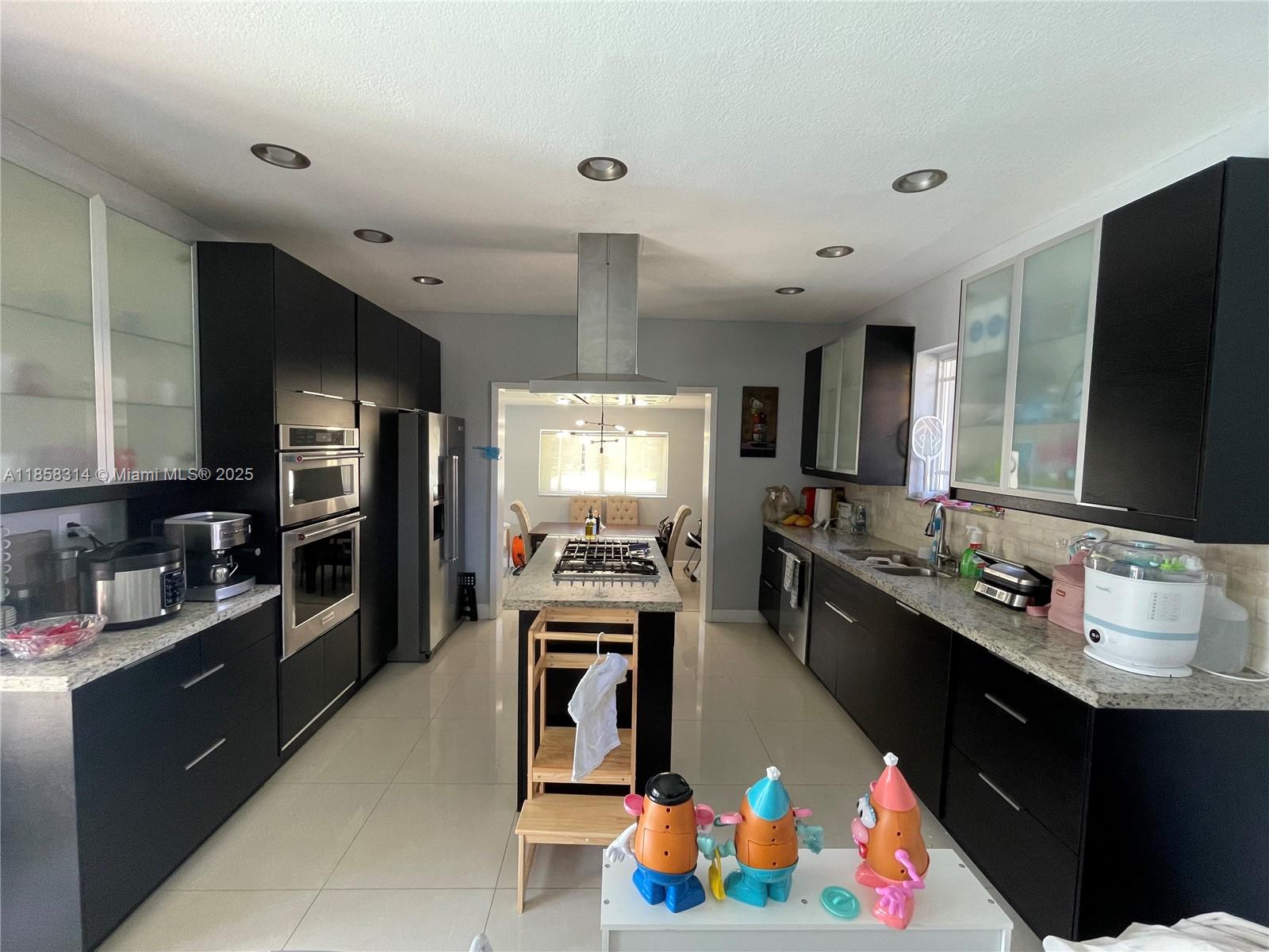 T & R HOMES - Residential