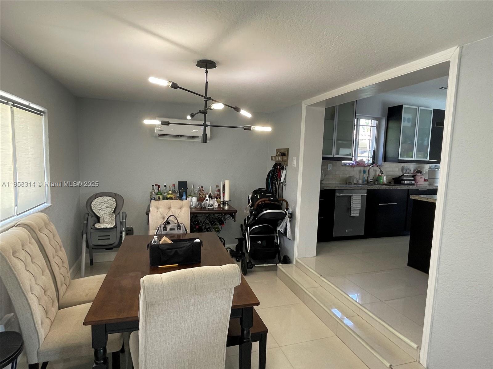 T & R HOMES - Residential