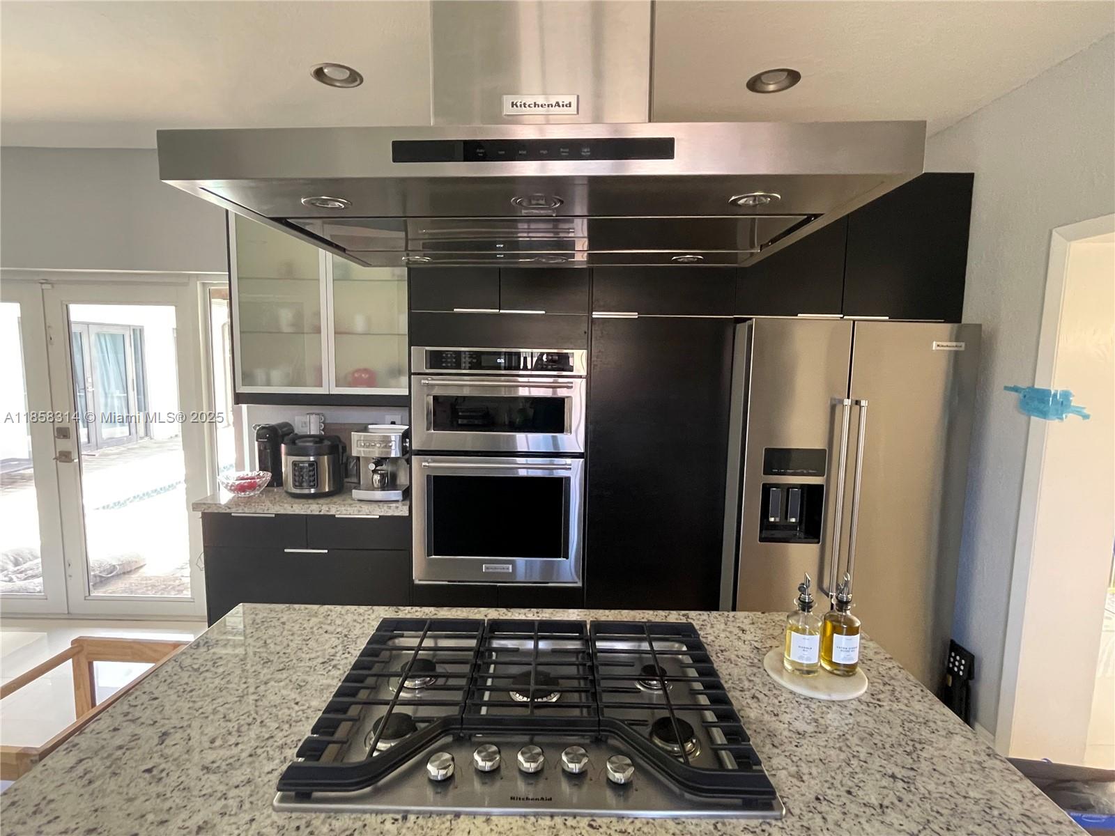 T & R HOMES - Residential