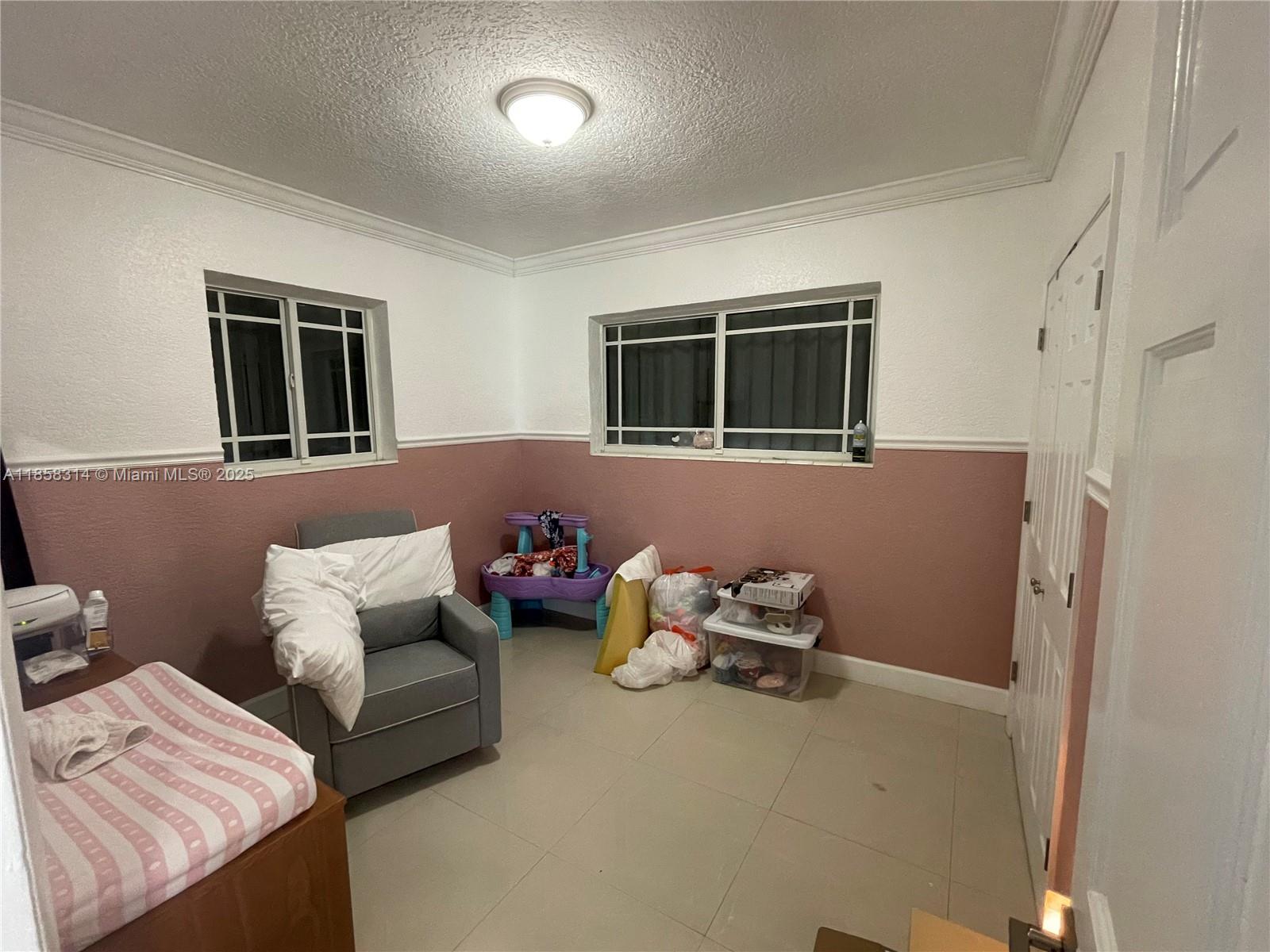 T & R HOMES - Residential