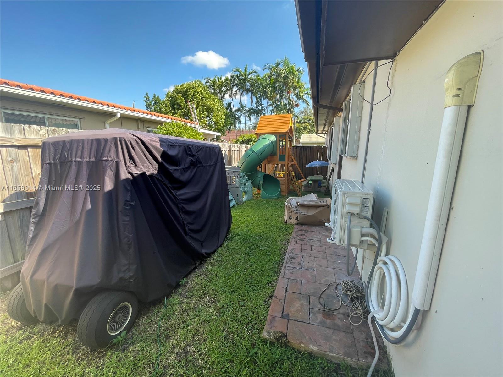 T & R HOMES - Residential