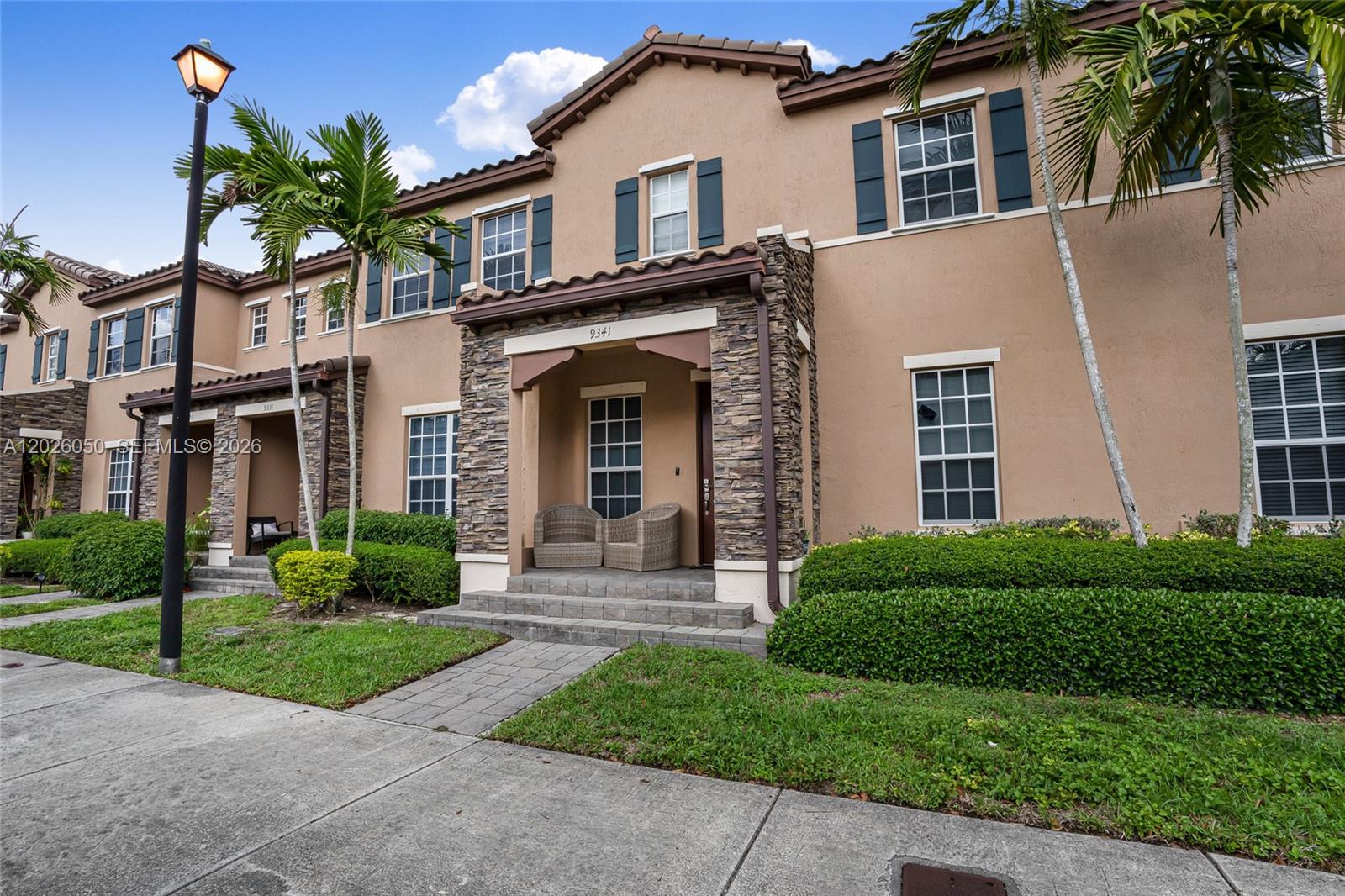KENDALL COMMONS TOWNHOMES - Residential