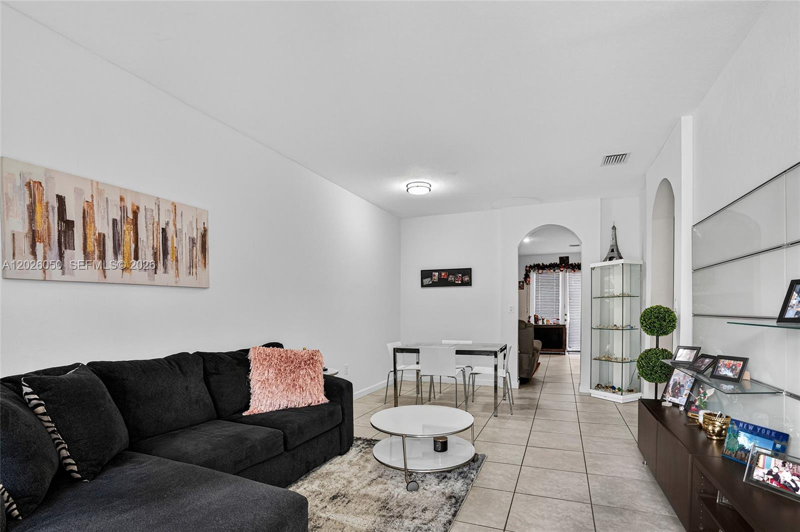 KENDALL COMMONS TOWNHOMES - Residential