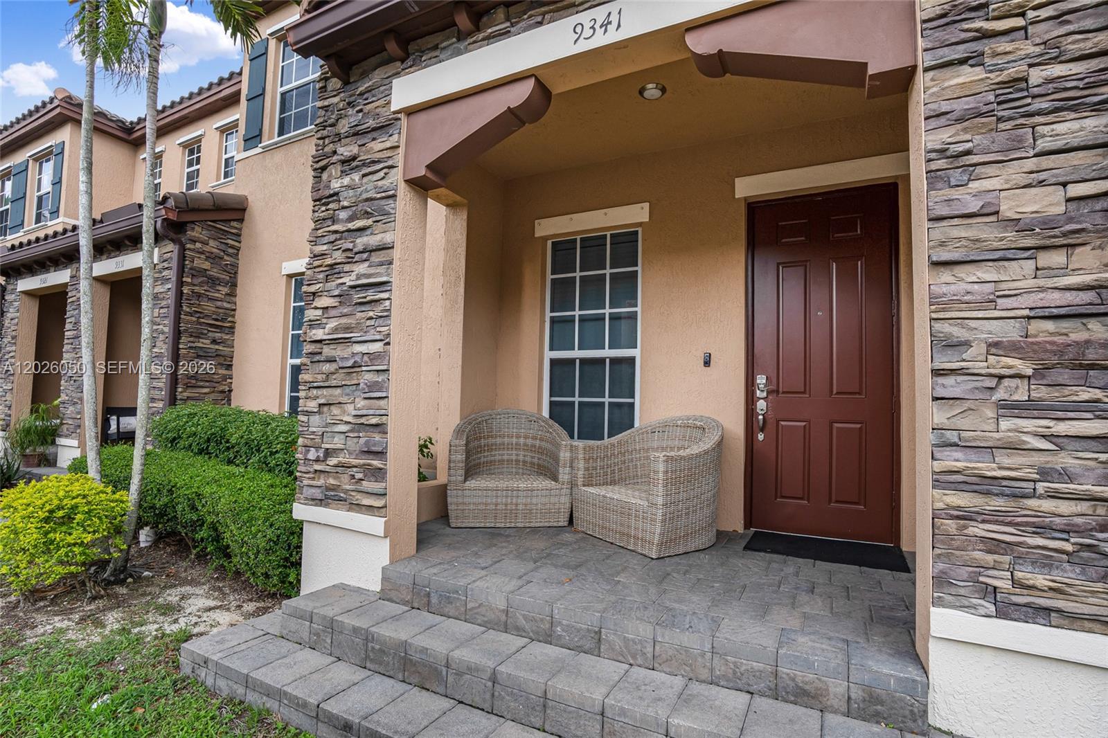 KENDALL COMMONS TOWNHOMES - Residential