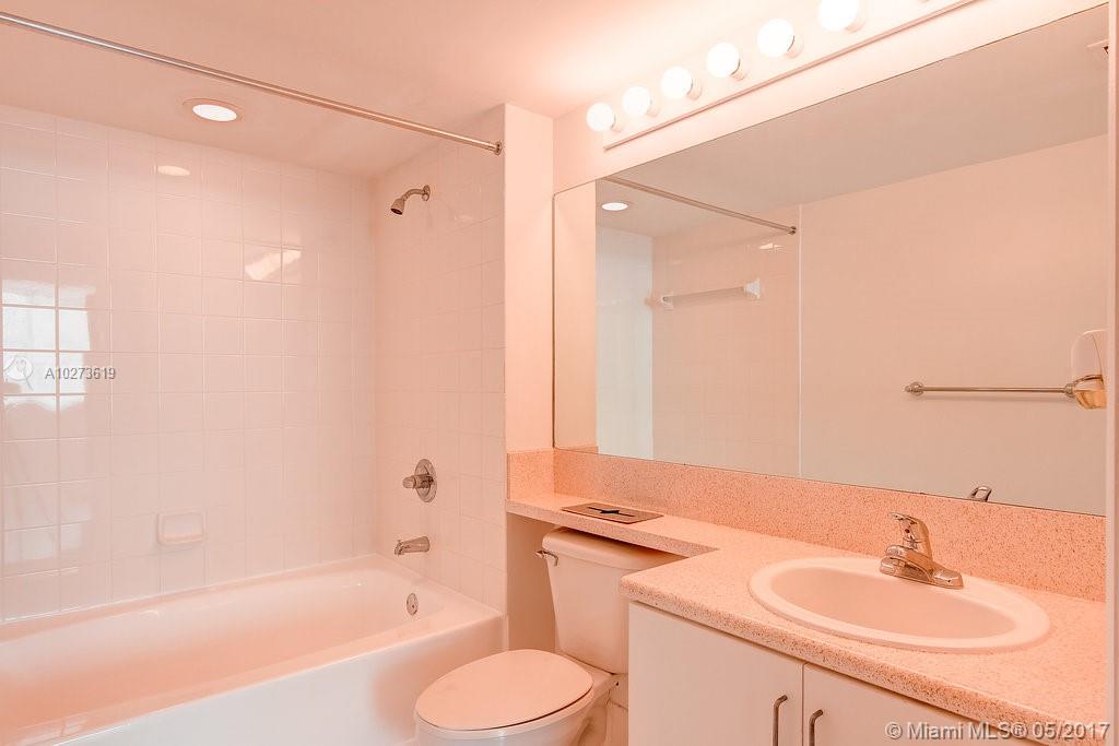 Yacht Club Brickell - Residential Lease