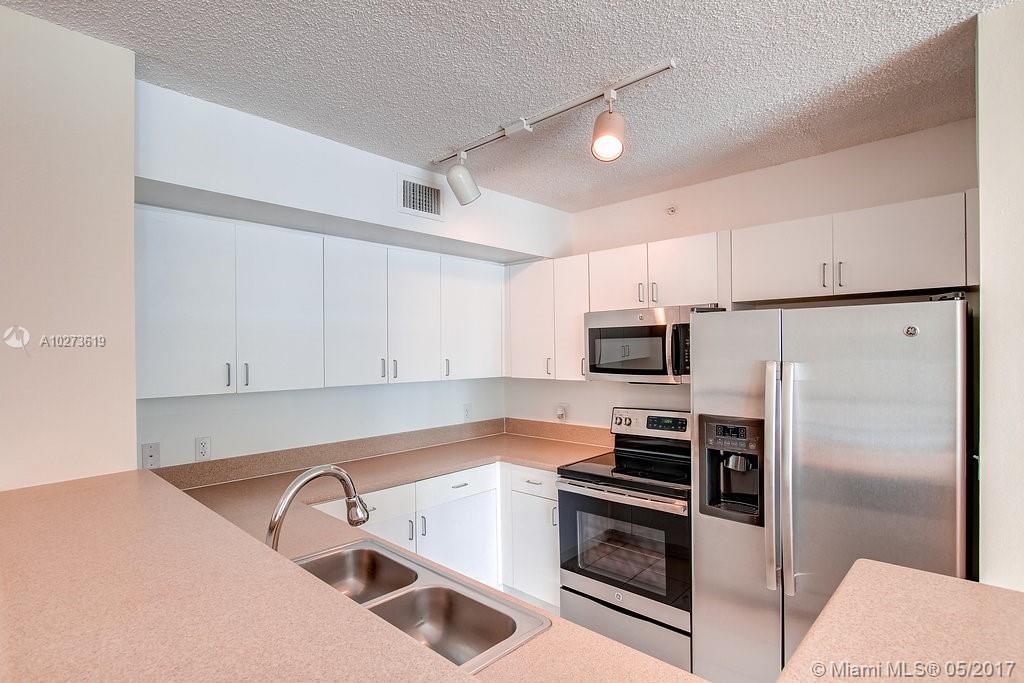 Yacht Club Brickell - Residential Lease