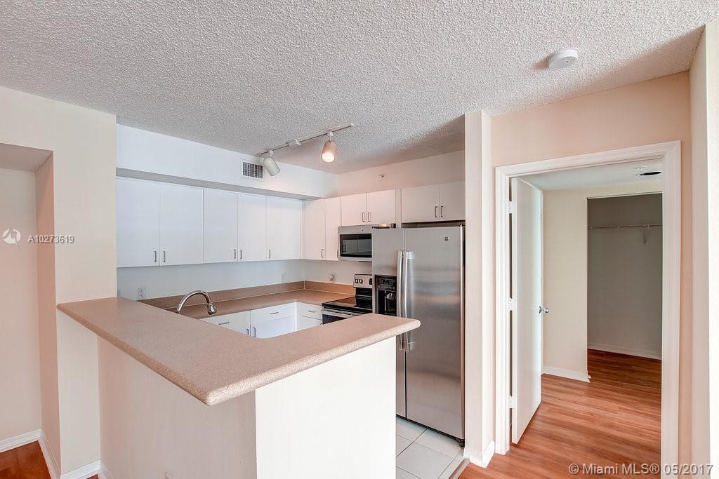 Yacht Club Brickell - Residential Lease