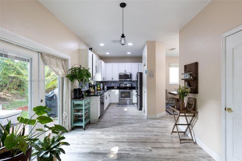 Single Family Residence in Coral Springs FL 903 126th Ave Ave 9.jpg