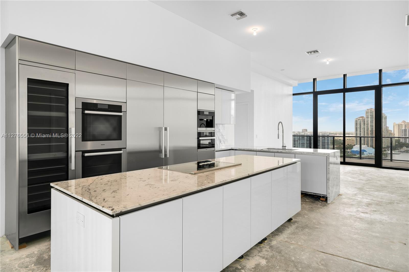 PRIVE CONDO - Residential