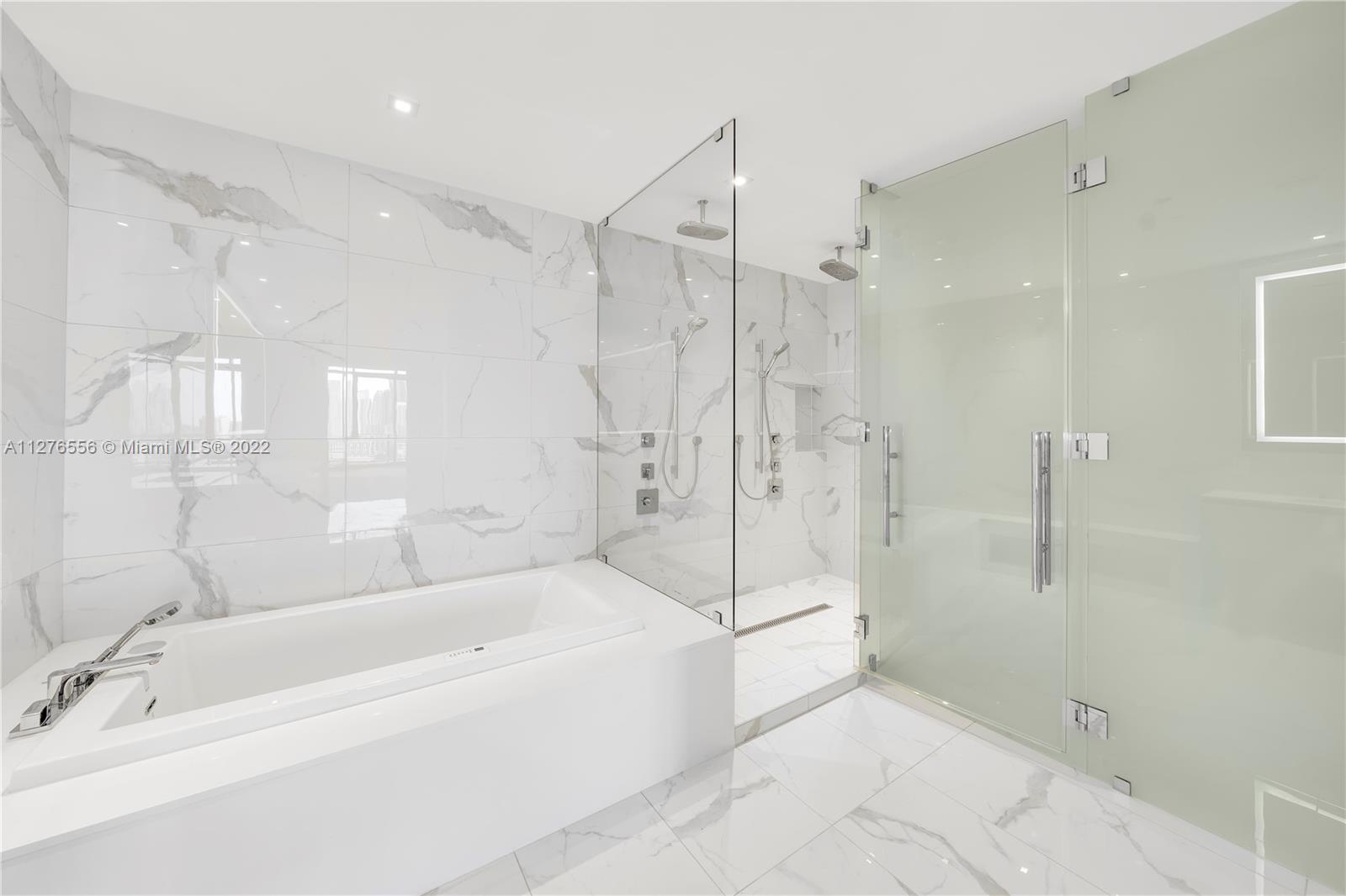 PRIVE CONDO - Residential