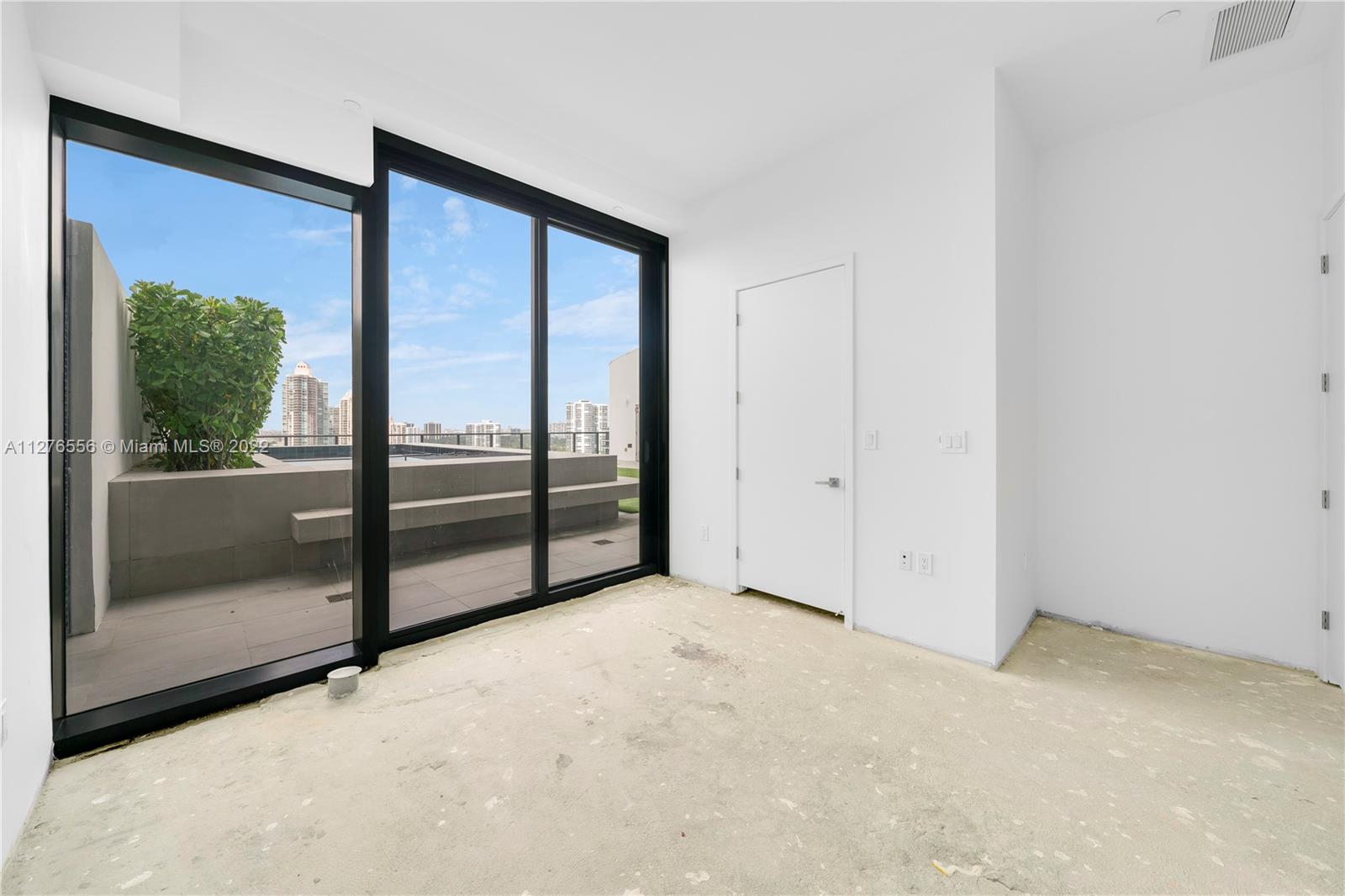 PRIVE CONDO - Residential