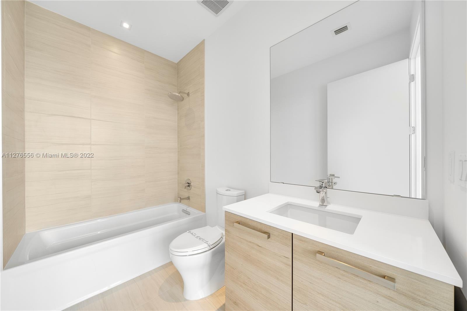 PRIVE CONDO - Residential