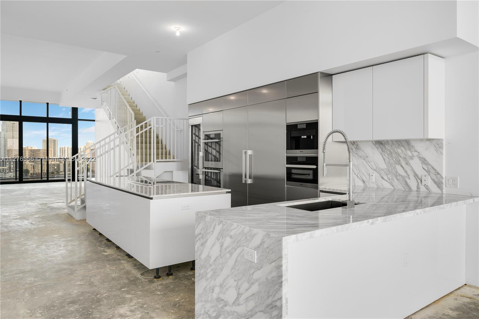 PRIVE CONDO - Residential