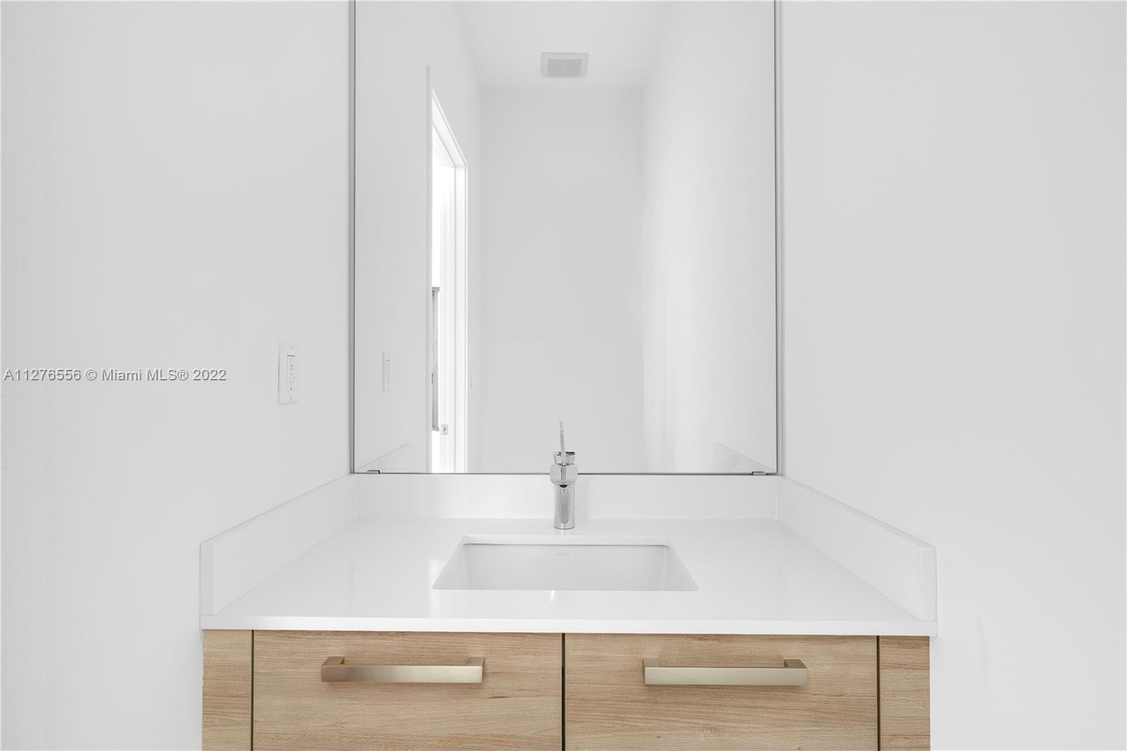 PRIVE CONDO - Residential