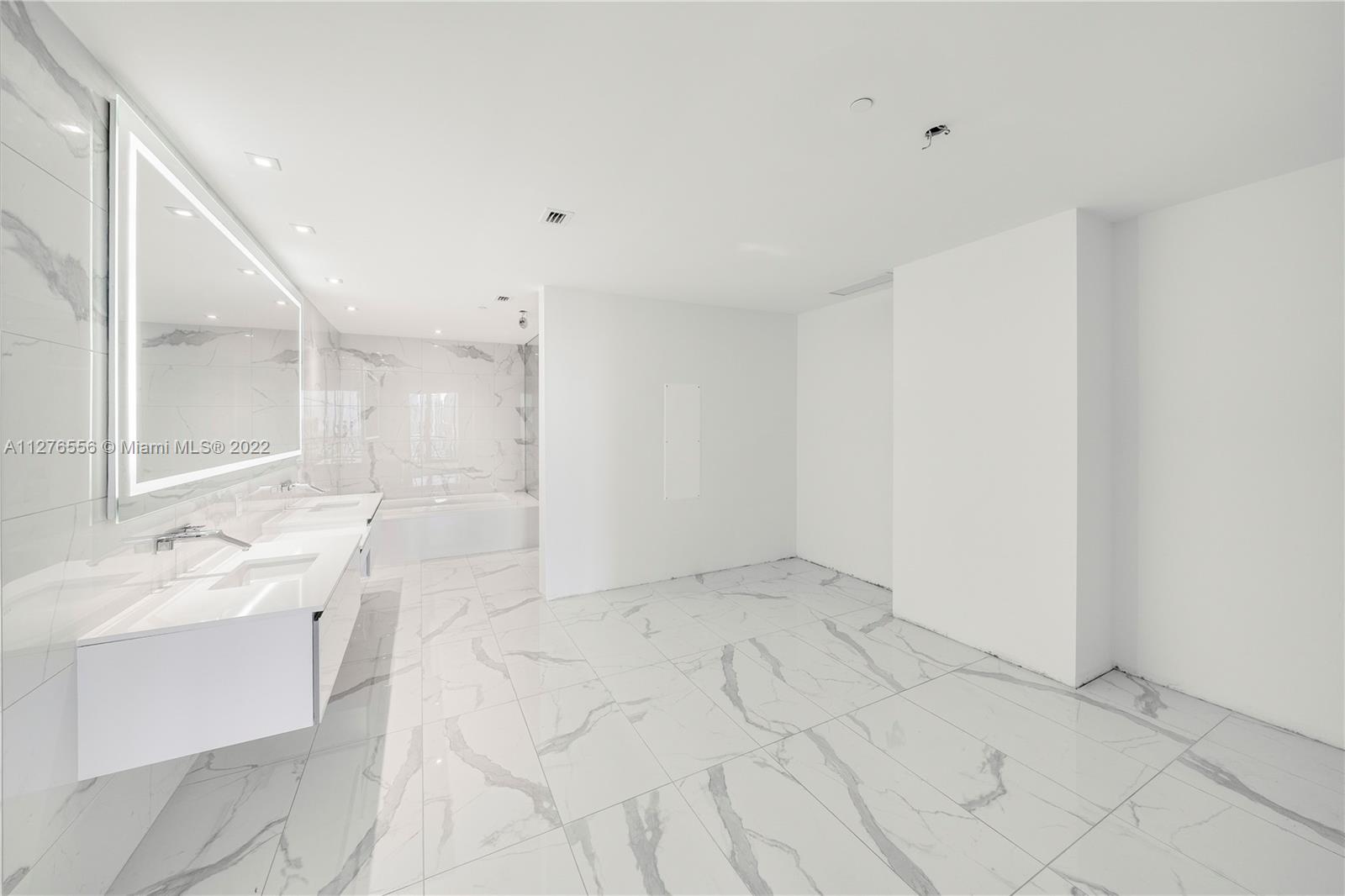 PRIVE CONDO - Residential