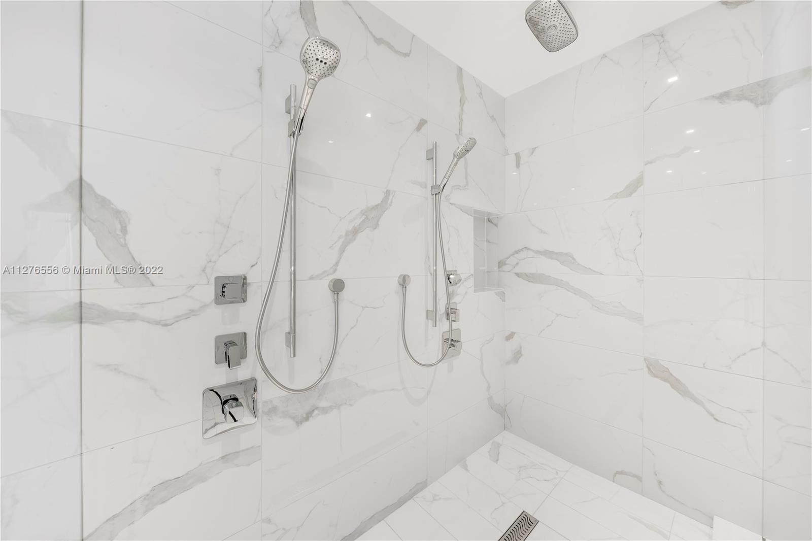 PRIVE CONDO - Residential