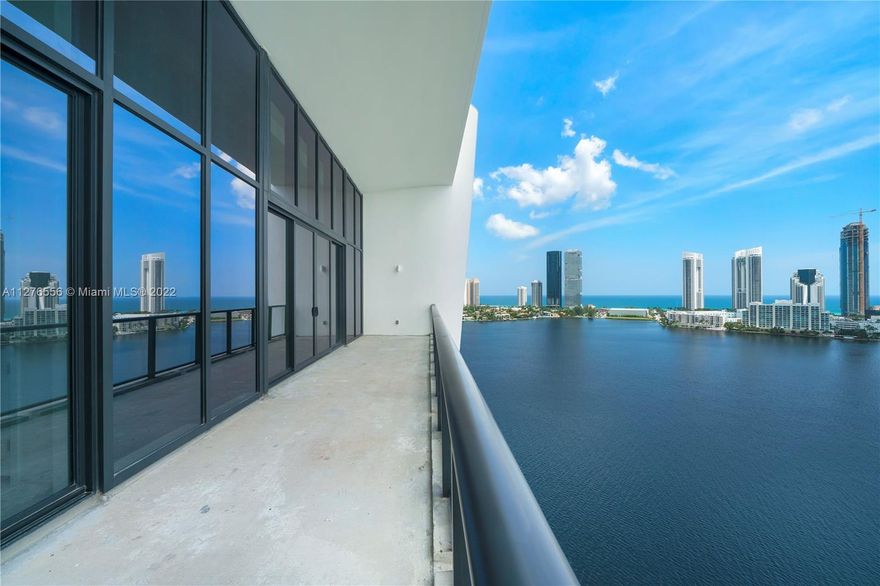 Beautiful Premium True Luxury PH on select Prive Island Decorator Ready. 6 Bedrooms 6 Bathrooms 2-1/2 Bathroom 4 Parking Spaces and valet. Indoor and Outdoor Life style Pools, and Summer Kitchen inside the Unit with Direct Water Views and City Skylines. Unit Includes a BOAT DECK On Site Marina to enjoy water sports and boating. 70,000sf of Amenity Space.
