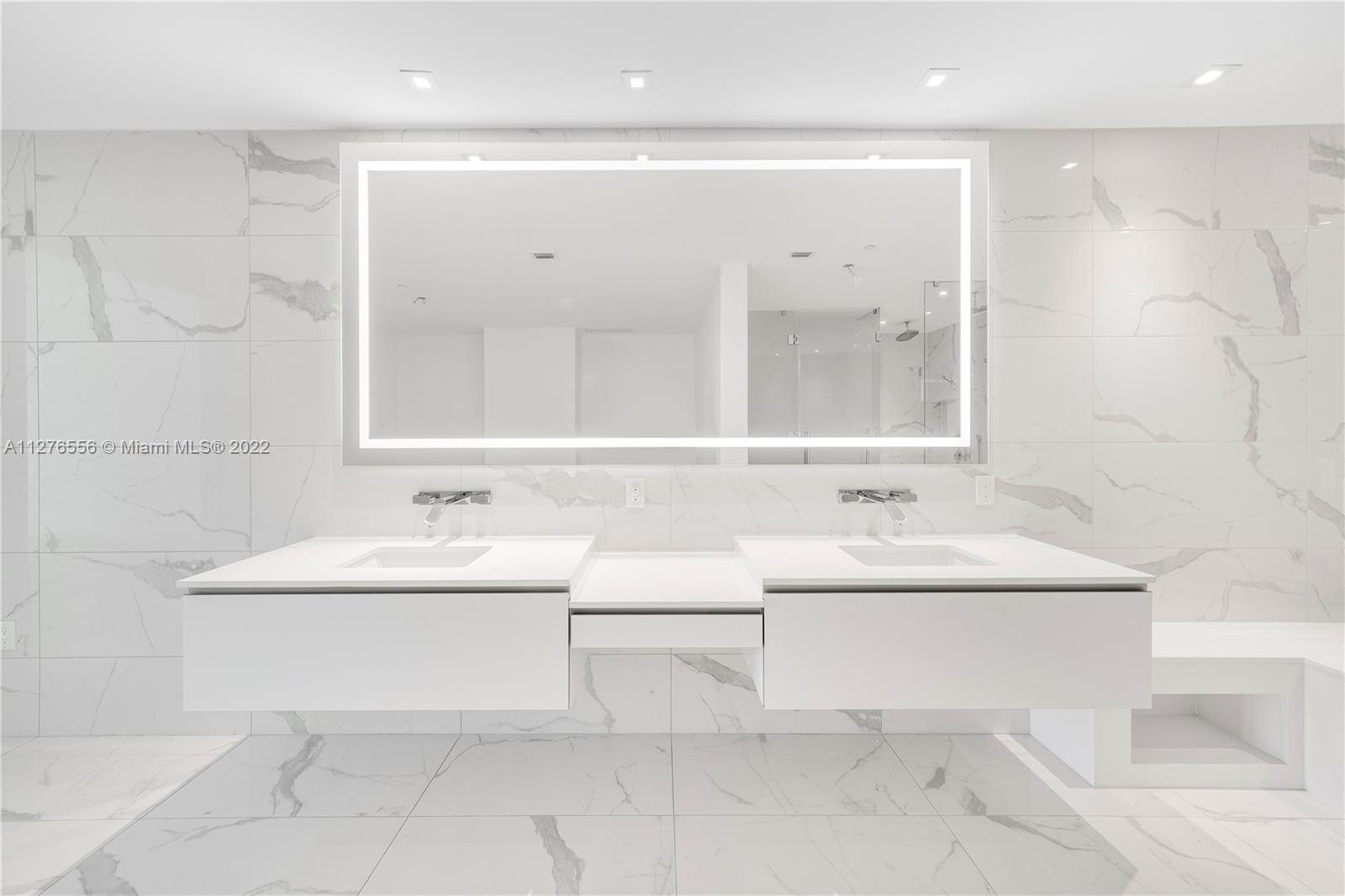 PRIVE CONDO - Residential