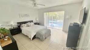 PATIO HOMES OF DORAL PINE - Residential