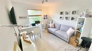 PATIO HOMES OF DORAL PINE - Residential