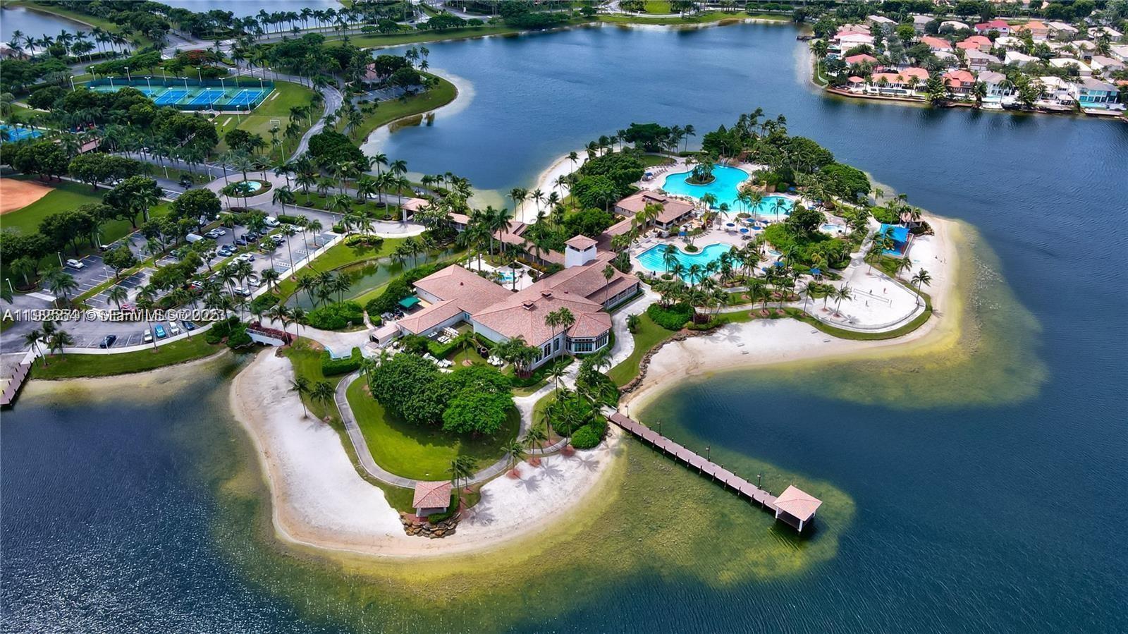 PATIO HOMES OF DORAL PINE - Residential