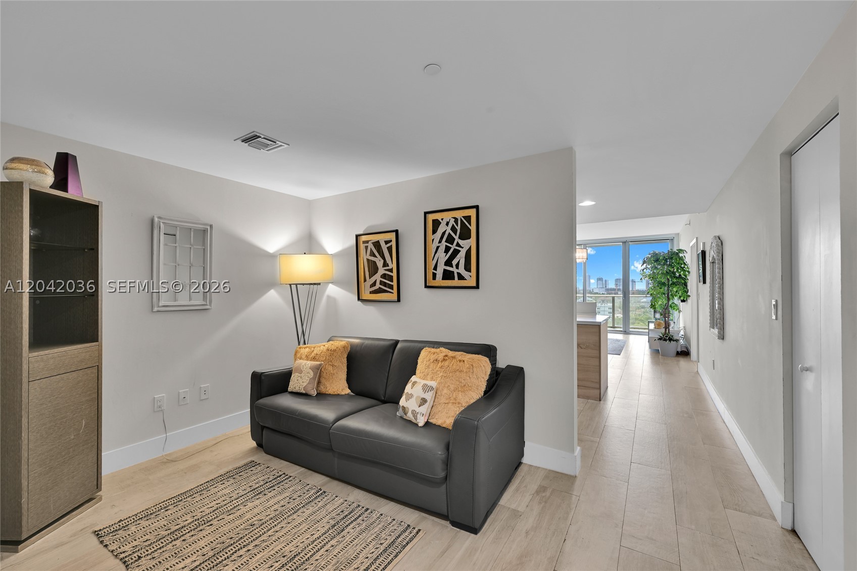16385 Biscayne Blvd 1020