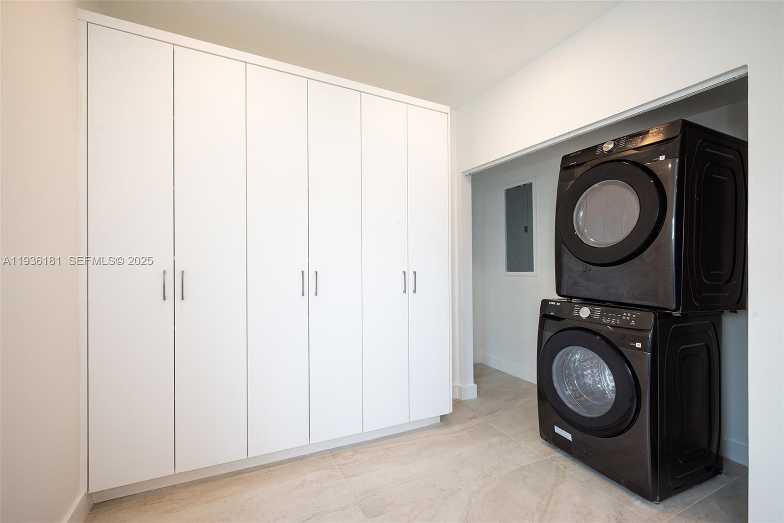 PORTER MANOR - Residential